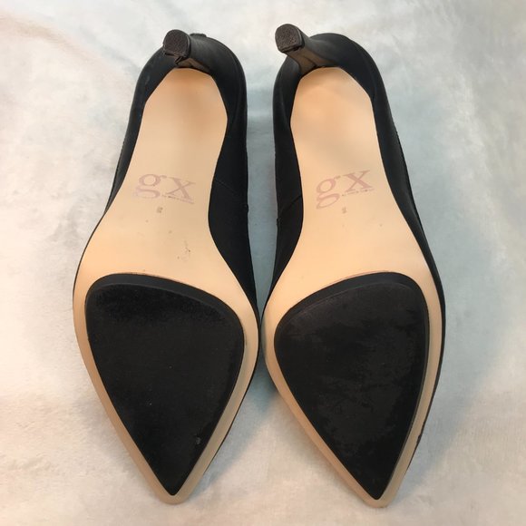 EUC GX by Gwen Stefani Trio Pump in Red Plaid with Black Faux Leather Trim - Picture 5 of 6